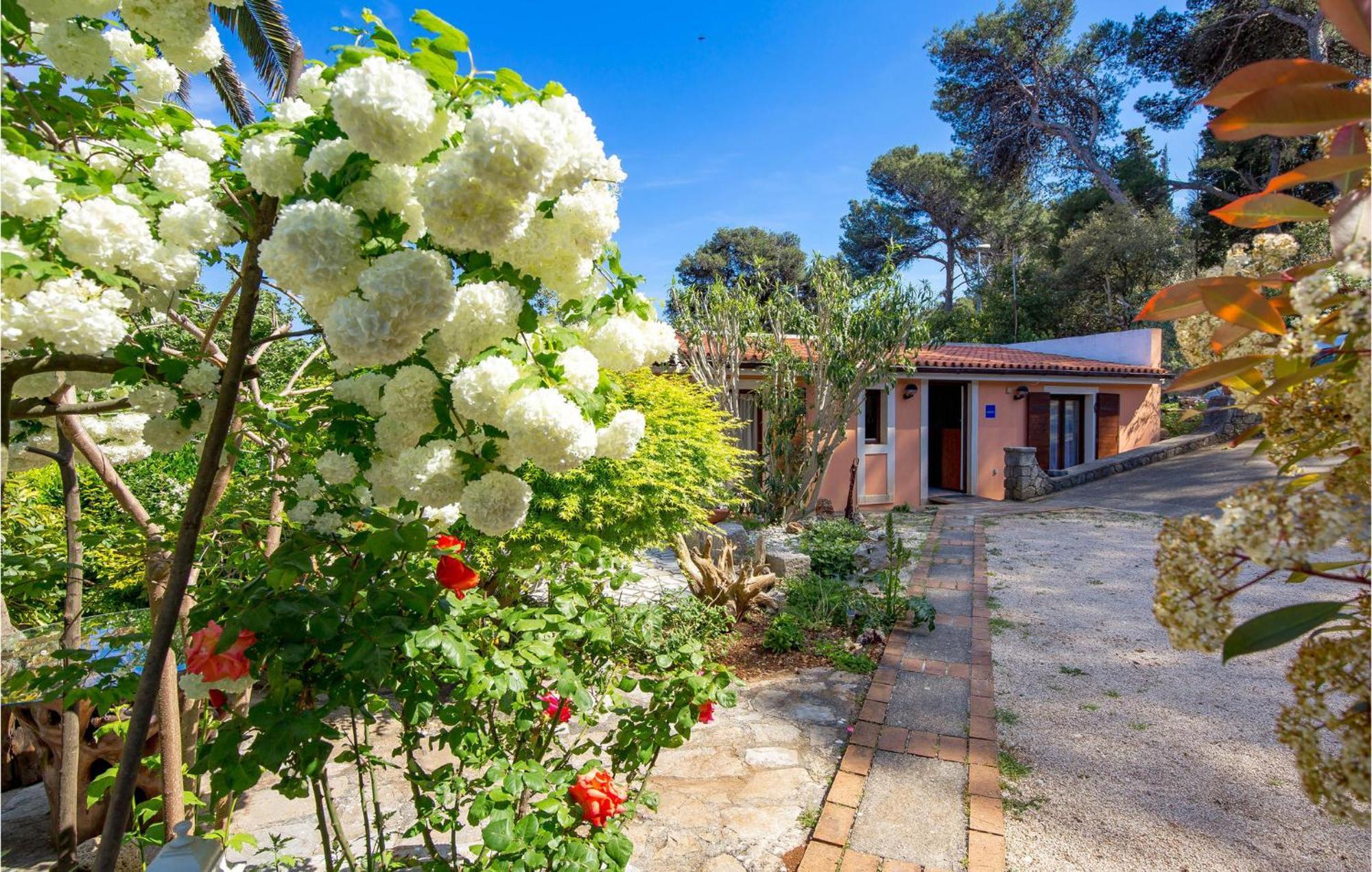 Awesome Home In Veli Lošinj Eksteriør billede
