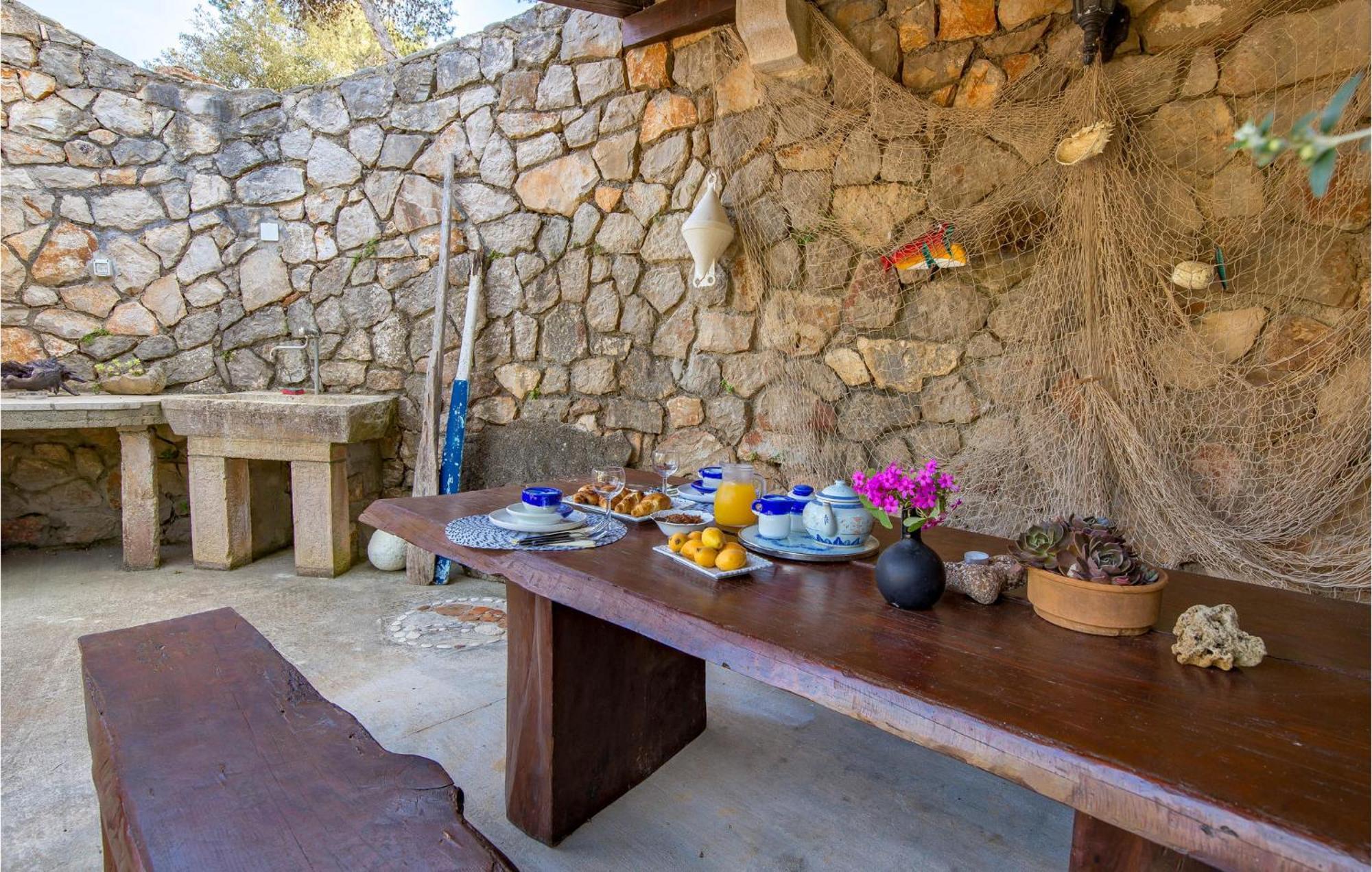 Awesome Home In Veli Lošinj Eksteriør billede