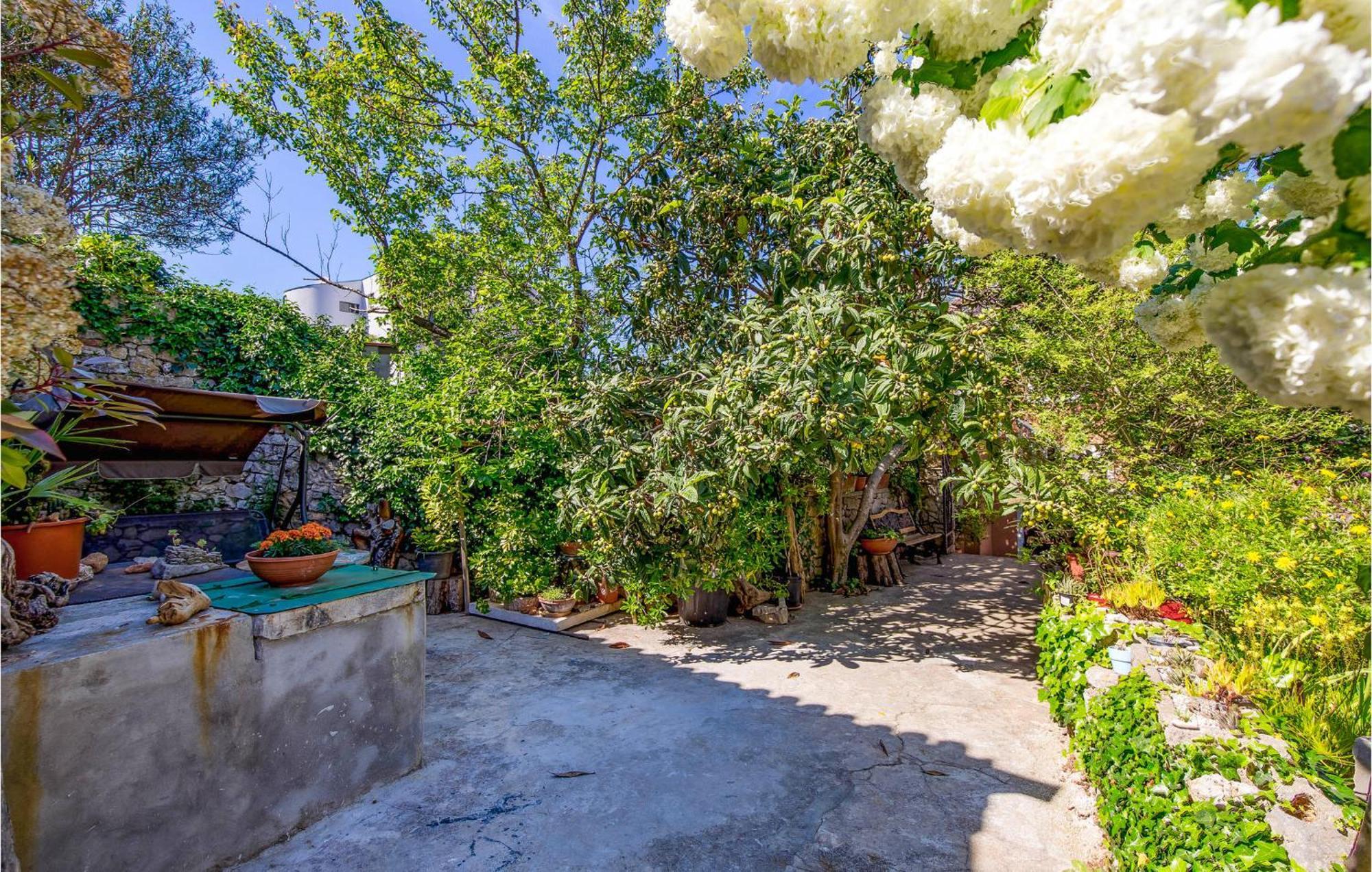 Awesome Home In Veli Lošinj Eksteriør billede